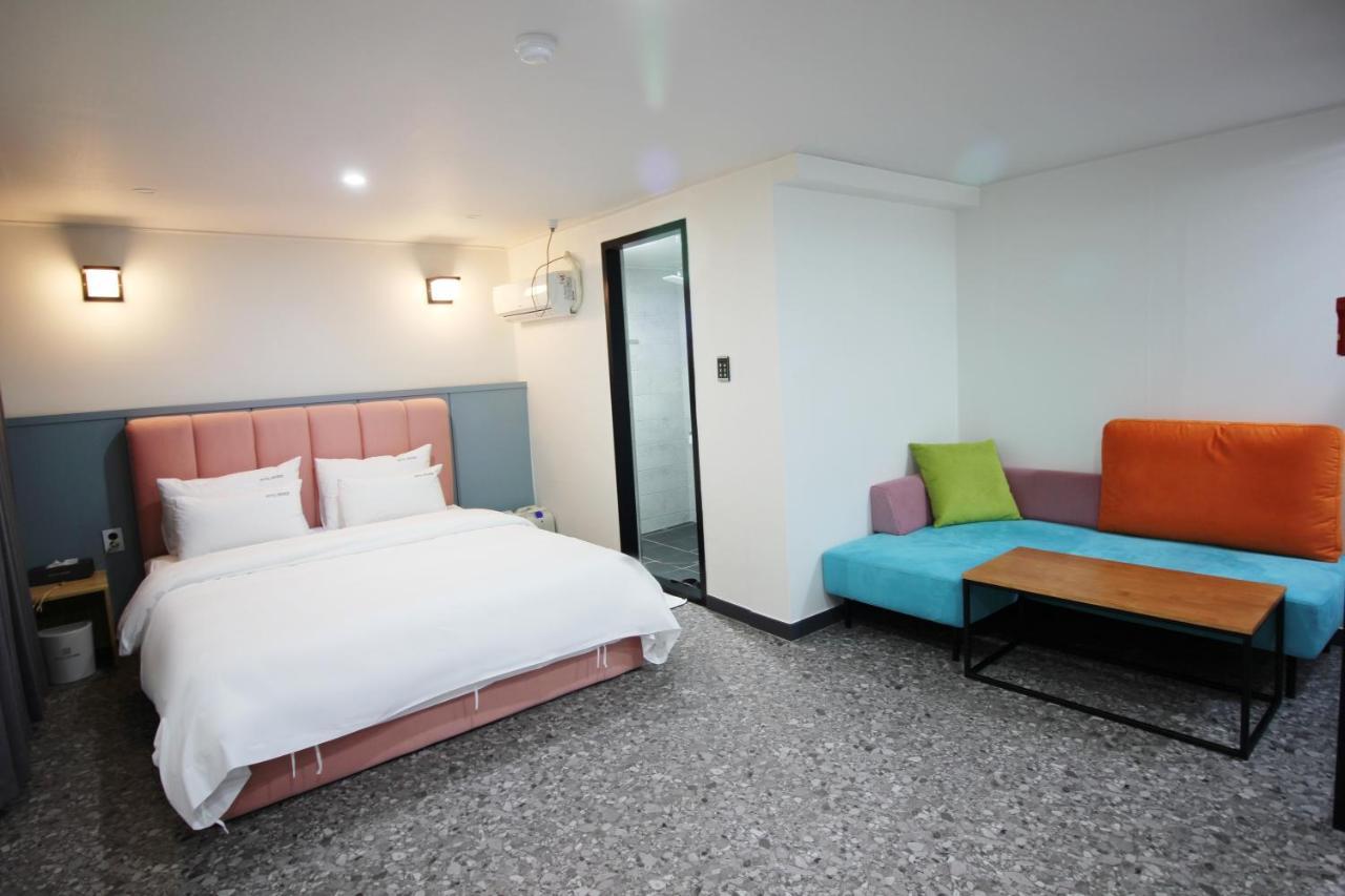 Bronze Hotel Changwon Exterior photo